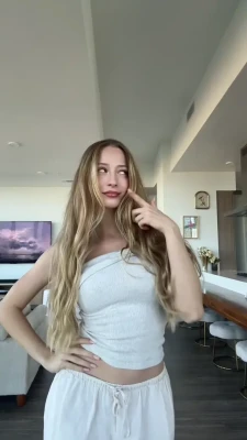 sophiadiamond - Here’s a titty to help you celebrate Titty Tuesday☺️