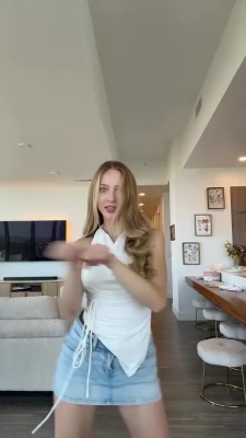 sophiadiamond - Nothing like getting MODEL FIT in the morning! Go see how I do it on