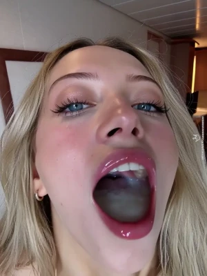 sophiadiamond - My bestie broke my ass!!!  https://onlyfans.com/1112553310/laralegs
