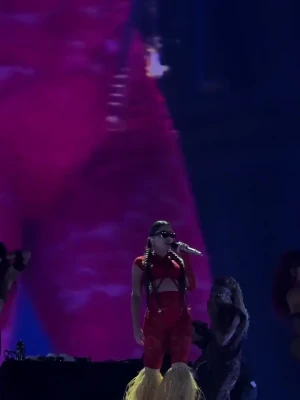 anitta - I'm so horny I'm grinding on his lap topless until I get the boob