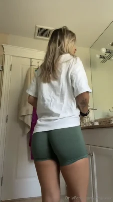 emiiixox - I should of been born in the 80 s     Flash dance and maniac song  