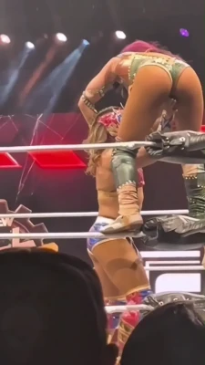 sashabankswwe - Love to be watched in the shower … bit eventually you’ll have to