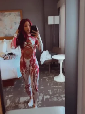 sashabankswwe - 16 x mijn supergeile blote kont!
