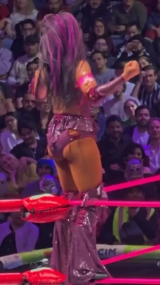 sashabankswwe - Twerking in my mini dress.