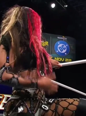 sashabankswwe - Sliding that cock inside me 🍆💦 with @kitmassimo
