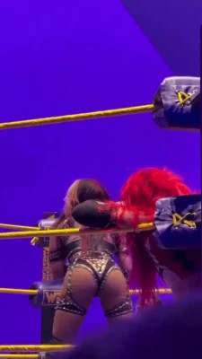 sashabankswwe - JE SUIS SA SALOPE 😍 Lorsque je suis amoureuse d'un homme, il peut