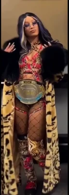 sashabankswwe - i hope your monday was wonderful😘 i will be responding asap to