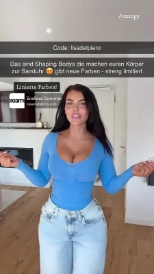 lisadelpiero - Insert cock here! 😘