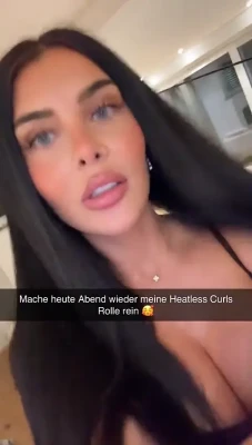 lisadelpiero - Nails are getting so long! (Video)