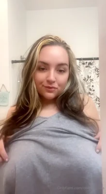 oohkarlalala - Beep beep, cutie with a booty and little boobies comin through :3