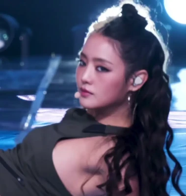 min.nicha - Oops i dropped my towel, maybe If you're lucky I'll show you!