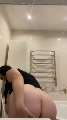 madam17178 - Make me slam my ass on it harder 😈