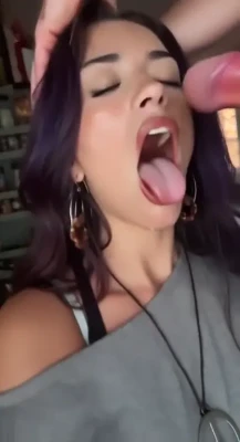 zoeebarb - Some teasing, 🤍 would it work on you?   (Sorry for no solo stuff