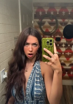 zoeebarb - A short sexy cougar cum swallowing clip from @WillCuck where I’m