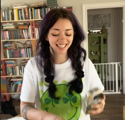 zoeebarb - Doesn’t my booty look good?