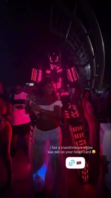 jl.bunny - In the mood to smother someone w my thighs