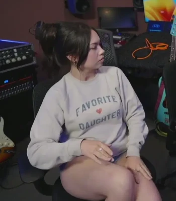 quarterjade - wanna massage them for me baby? 🥺