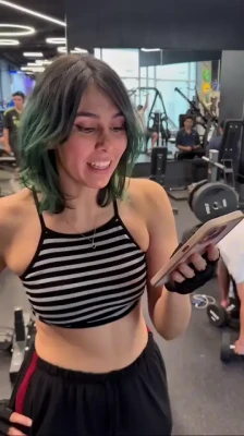 rosipoderosi - Caption this