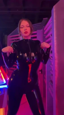 adiacosplay - Прибрати руки ?)