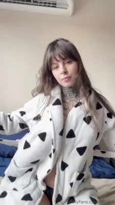 catinkk - It makes you hot as i touch myself this way? 😏😋