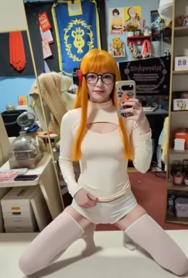 ellenzappa - 20 Thongs at Once (6 min) - Trying on 20 thongs all at once while you