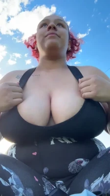 sweetsdominicana - Happy Friday 🍑