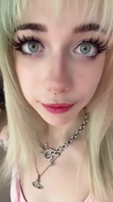 iluvmeww - Your goddess demands more toys to have fun