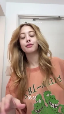 ananda - My lips.. My wet tongue…💦 My sexy finger…  Get weaker. Tip