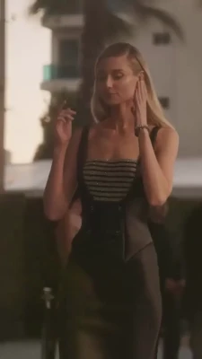 elizabeth_debicki - Spank or kiss it?