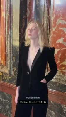 elizabeth_debicki - Shooting customs tonight, DM me with what you want and what time