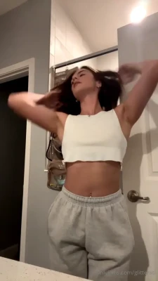 glitterati - Feeling good today