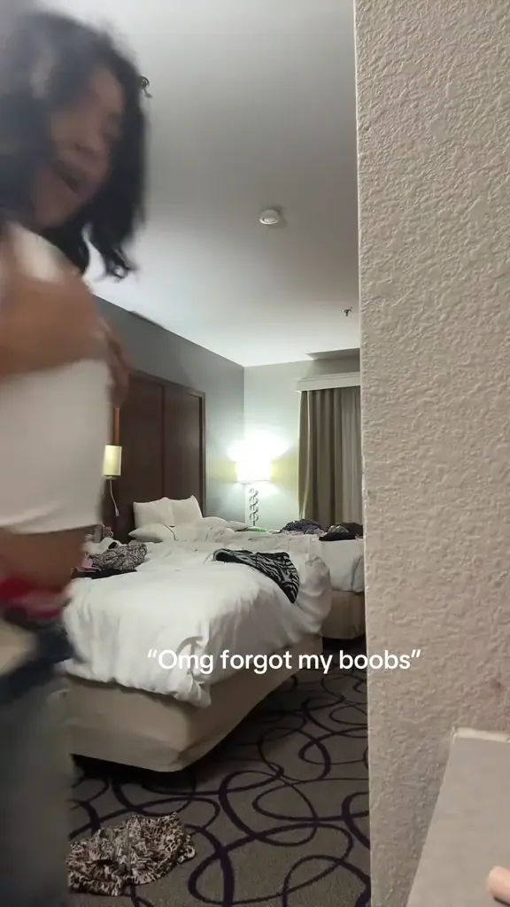 lillydudekk - Have this vid fresh from my hotel room 😜 just got back from the