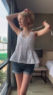 cute_aurora - POV we're in discord and I want attention