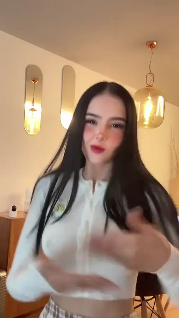 marianagrimaldi__ - Fresh haircut for my little pussy? 🤔🍀🤫 Don't worry! 💋💦