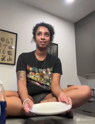 pvrisxox - What kind of photos do you guys most want to see from me?