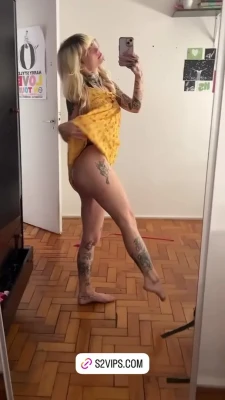 aquelapessoaali - Who wants to play with my pussy this morning?😈