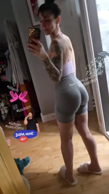 thejewishmermaid - Wanna help me pack?