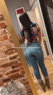 thejewishmermaid - Let me know what you want to see more of this month :)❣️