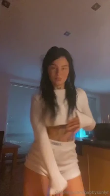 gabbybroman - Heat...Cleaning my wardrobe❤️