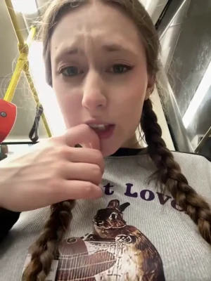 cuteperseon - Stretching, spilt squats, post workout tits 😘