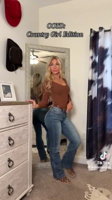 isabellarovirosa - wanna sniff ?