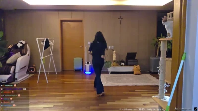 jinnytty - I get so so horny thinking about you watching me run my hand up and