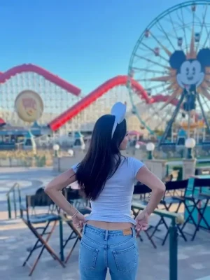 cait_asmr_fakes - DM how much you love my booty wiggles hehe 🤭