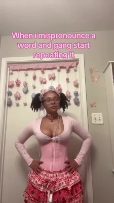 mostly.mayaa - Just because I was feeling my new wig lol