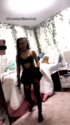 mostly.mayaa - Getting ready to make you cum today…tip for my afternoon coffee