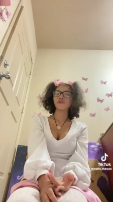 mostly.mayaa - Worship my white toes