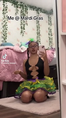 mostly.mayaa - I like teasing, I know you'll want more 👣