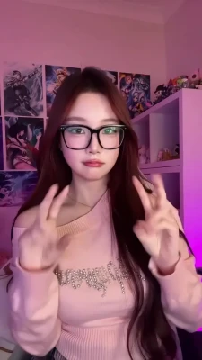 kiittwy - I’m horny as fuck right now.. 😫 not sure what toy to use but ill