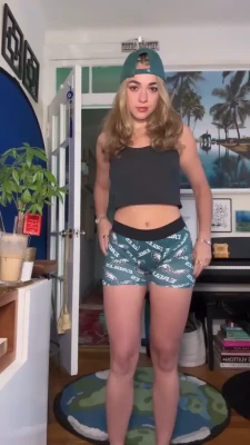 allypisacane - This outfit is so lewd, I'm gonna save the best POV crotch pics for