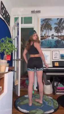 allypisacane - Felt cute and horny lol so I fingered my pussy!!